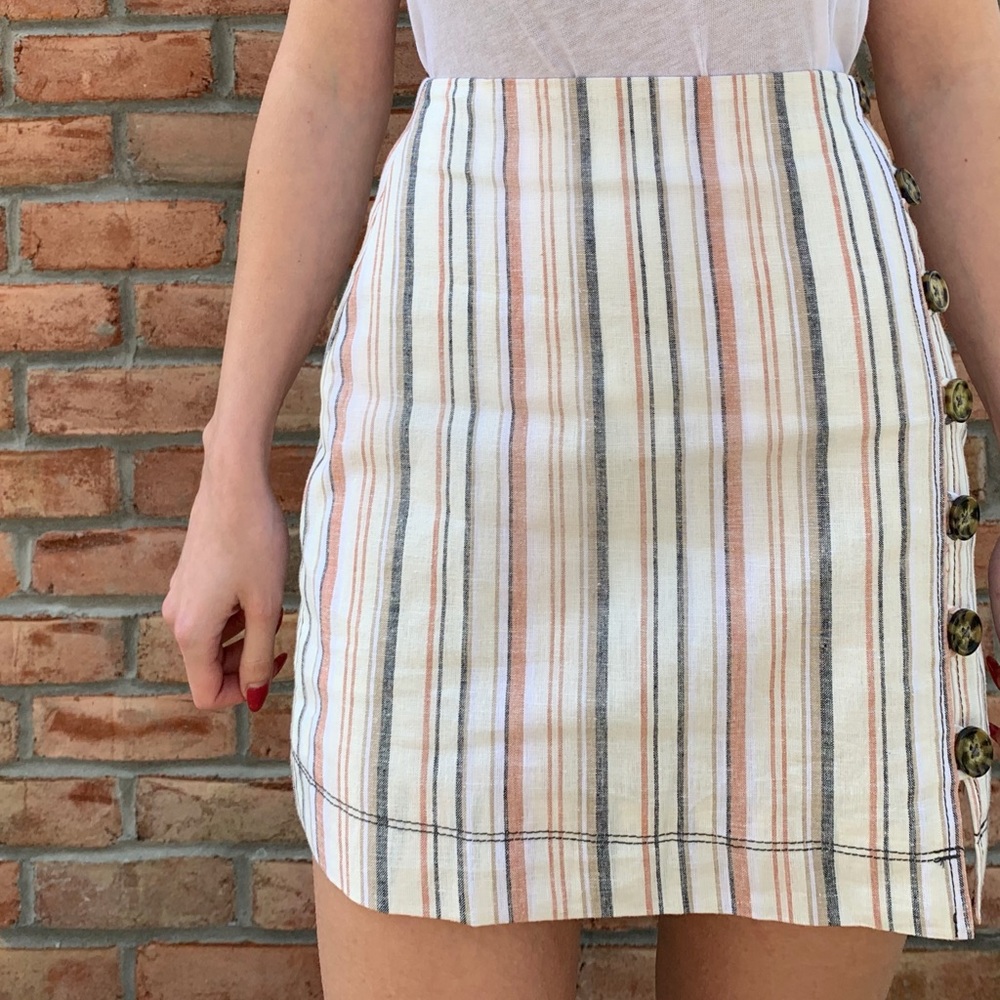 FREE PEOPLE MINI SKIRT!
